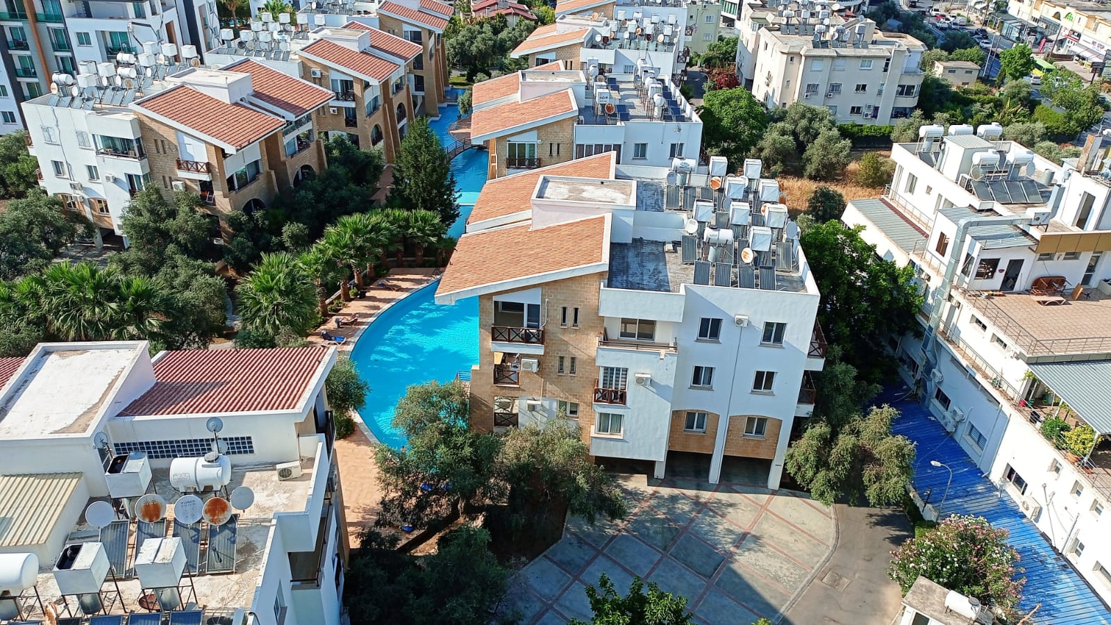 Girne Merkezde site içinde 3 yatak odalı türk koçan daire #a-ky-57